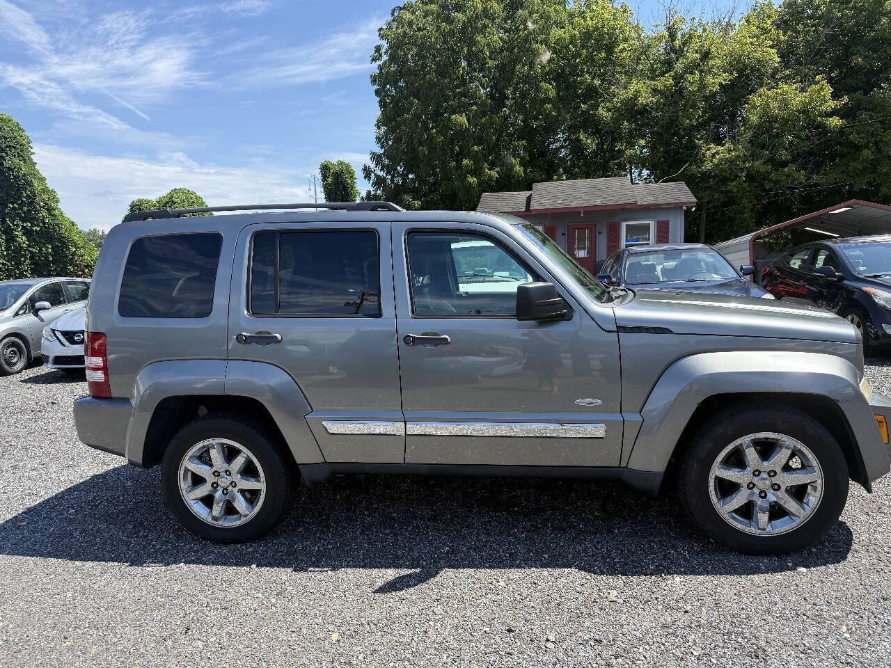 Used 2012 Jeep Liberty Sport AWD/4WD image 6