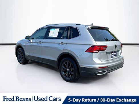 Used 2024 Volkswagen Tiguan SE w/ Panoramic Sunroof Package AWD/4WD image 7