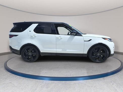 Used 2025 Land Rover Discovery Metropolitan Edition image 4