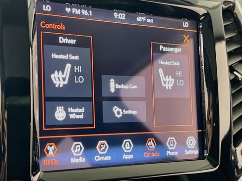Used 2022 Jeep Cherokee Limited AWD/4WD image 19