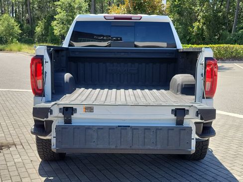 Used 2022 GMC Sierra 1500 SLT w/ SLT Premium Plus Package AWD/4WD image 14