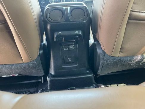 Used 2021 Jeep Wrangler Unlimited Sahara w/ LED Lighting Group AWD/4WD image 18