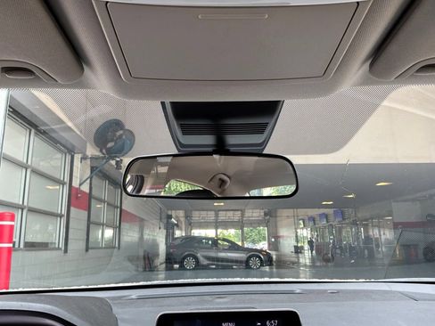 Used 2025 Nissan Altima 2.5 SV FWD image 18