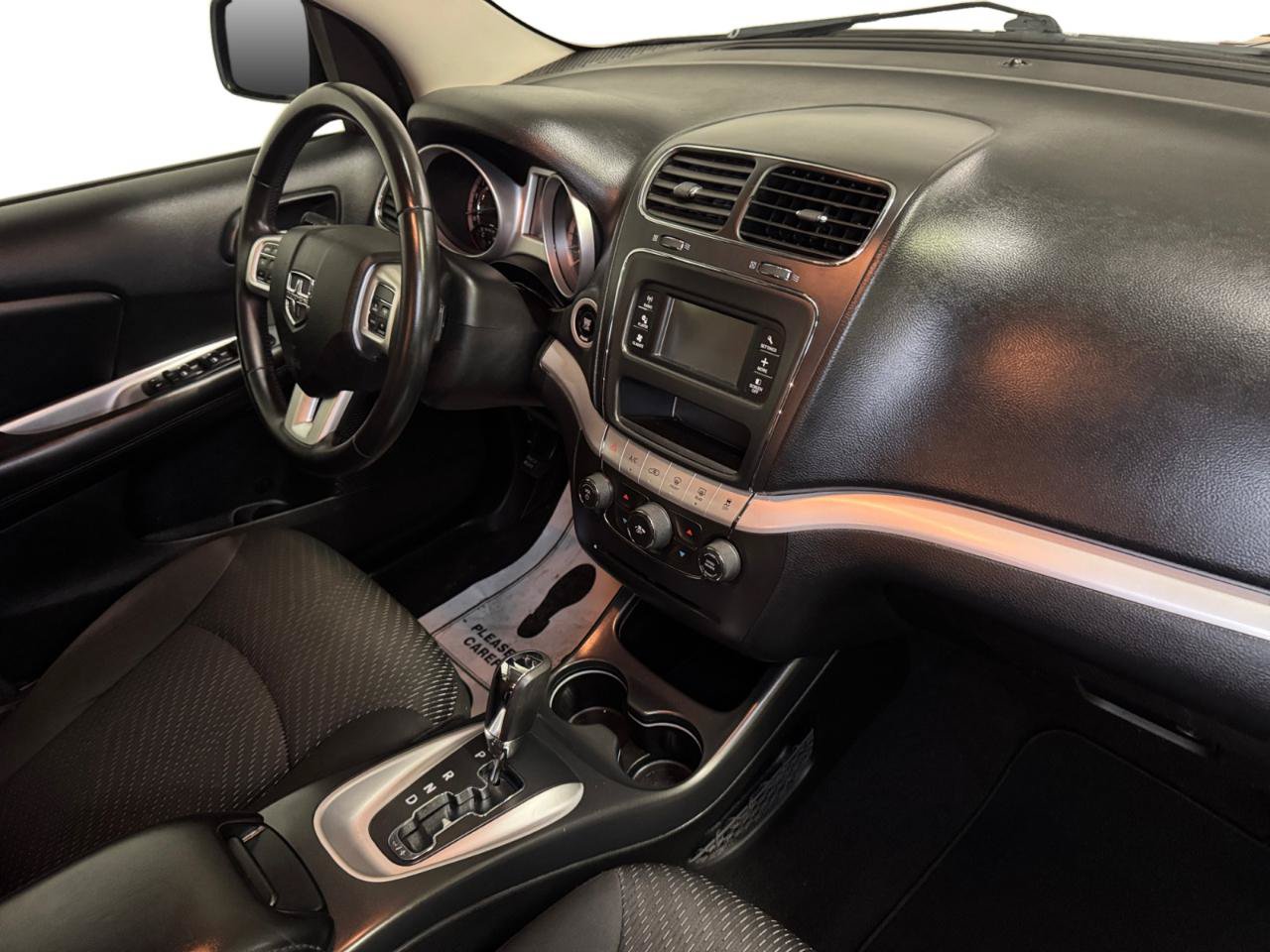 Used 2016 Dodge Journey SXT FWD image 4