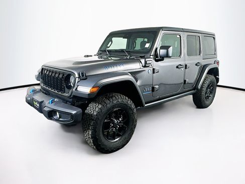 Used 2024 Jeep Wrangler Unlimited AWD/4WD image 3