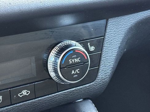 Used 2024 Mitsubishi Outlander SE image 23