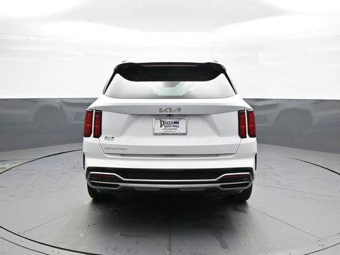 Certified 2023 Kia Sorento SX image 7