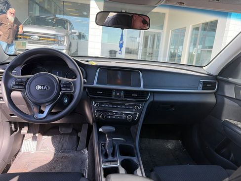 Used 2018 Kia Optima LX w/ 17" Alloy Wheels Package FWD image 14