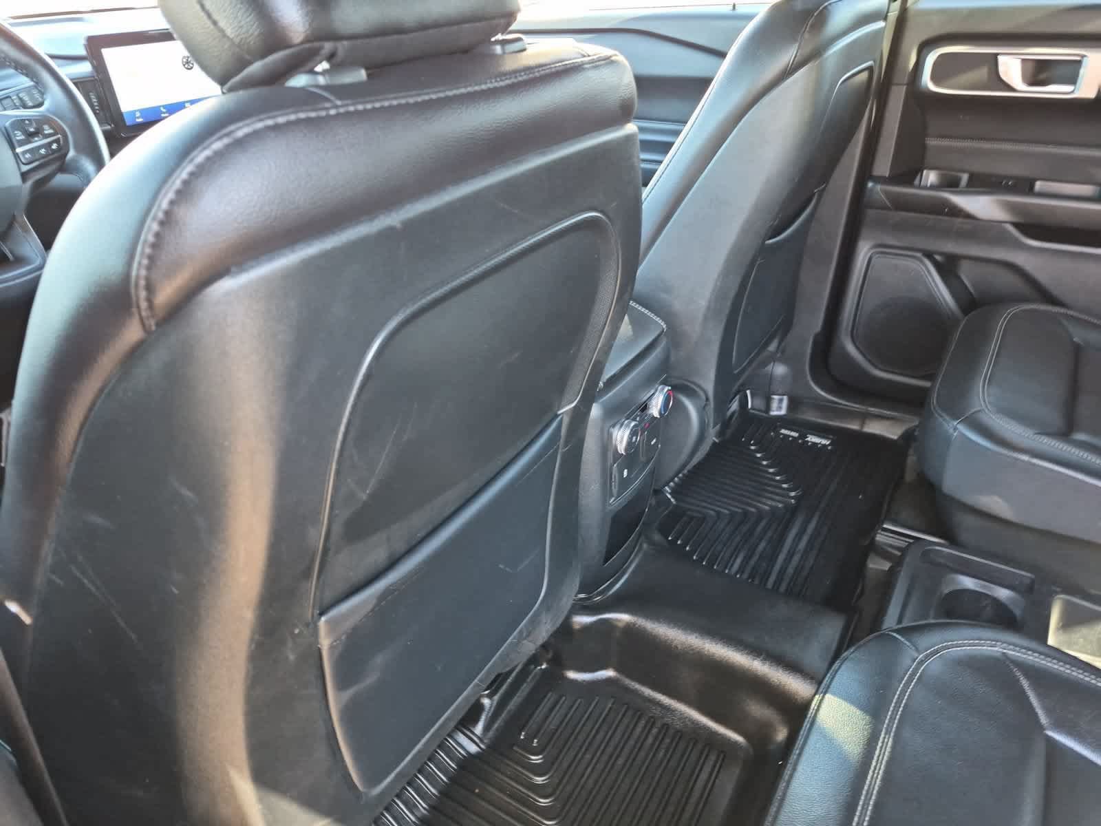 Used 2020 Ford Explorer XLT w/ Equipment Group 202A AWD/4WD image 18