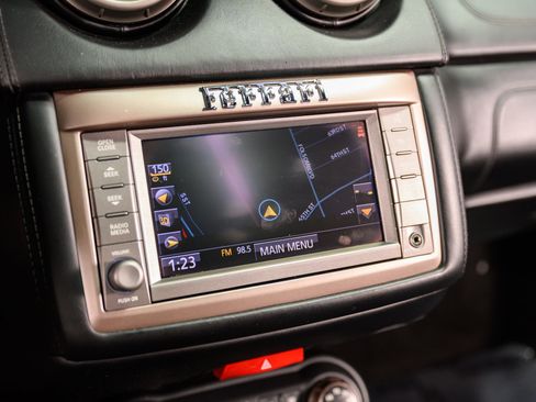 Used 2014 Ferrari California image 43