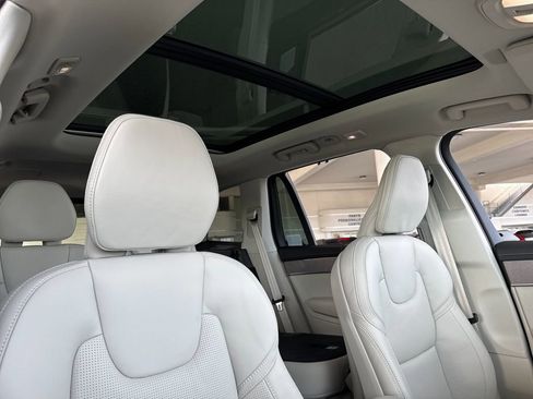 New 2026 Volvo XC90 T8 Ultra image 17