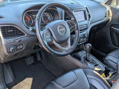 Used 2019 Jeep Cherokee Latitude Plus image 10