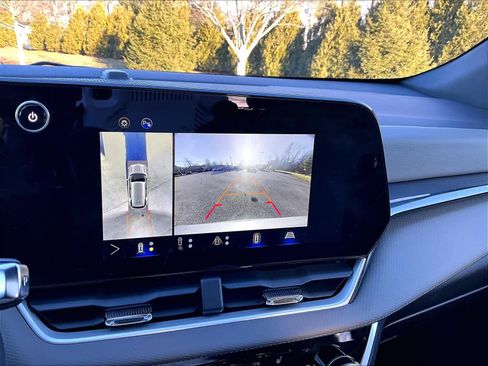 Used 2025 Chevrolet Equinox LT w/ Convenience Package II image 19