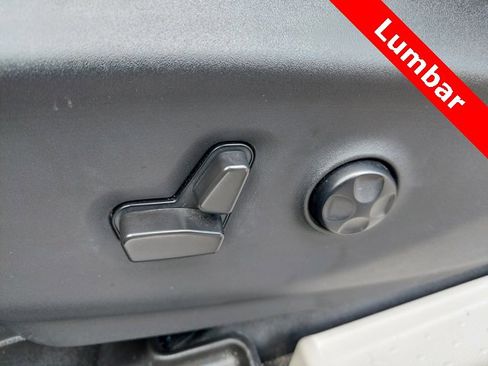 Used 2022 Chrysler Pacifica Touring-L image 18