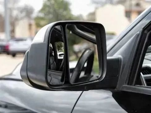 Used 2019 RAM 2500 Laramie w/ Black Appearance Package AWD/4WD image 39