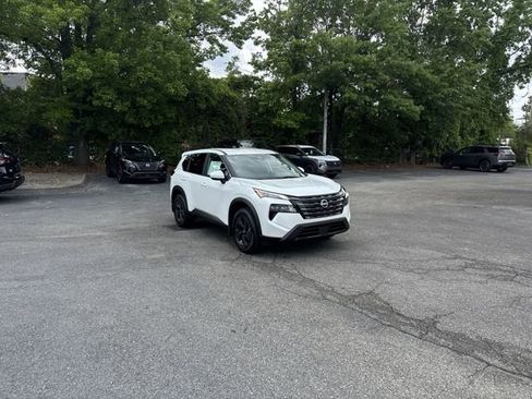 New 2026 Nissan Rogue SV FWD image 3