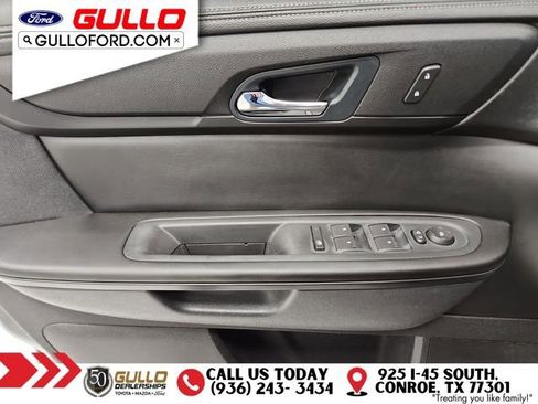 Used 2015 GMC Acadia SLE image 18