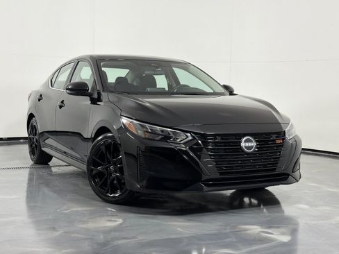 Used 2025 Nissan Sentra SR w/ Midnight Edition FWD image 2
