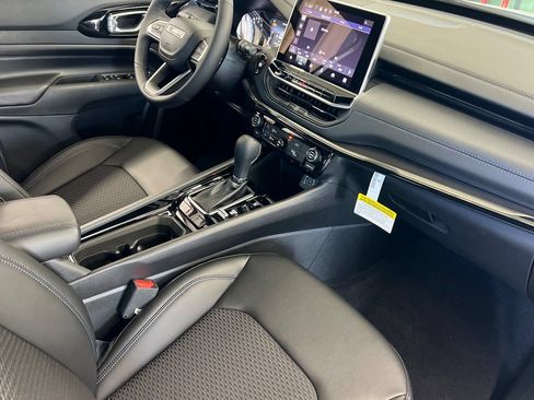 New 2026 Jeep Compass Latitude AWD/4WD image 15