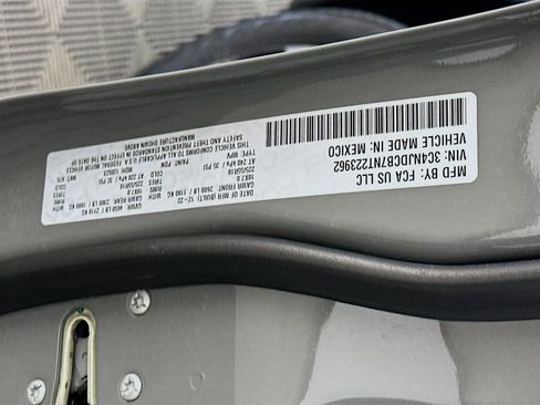 Used 2022 Jeep Compass Limited image 12