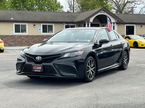 Used 2023 Toyota Camry SE w/ Cold Weather Package AWD/4WD image 1