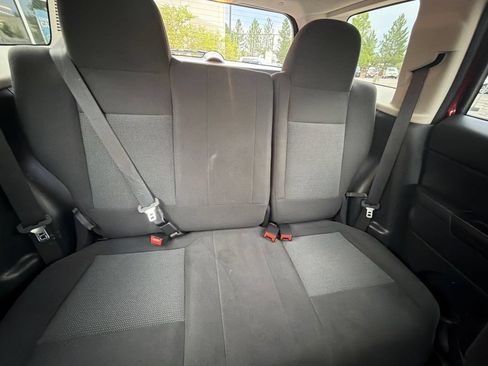 Used 2016 Jeep Patriot Latitude AWD/4WD image 16