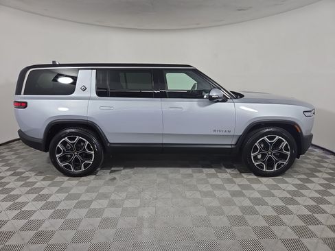 Used 2025 Rivian R1S Adventure Dual AWD/4WD image 6