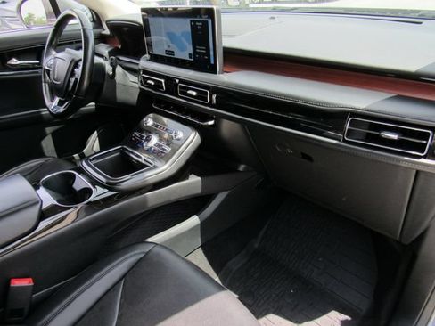 Used 2022 Lincoln Nautilus Reserve FWD image 12