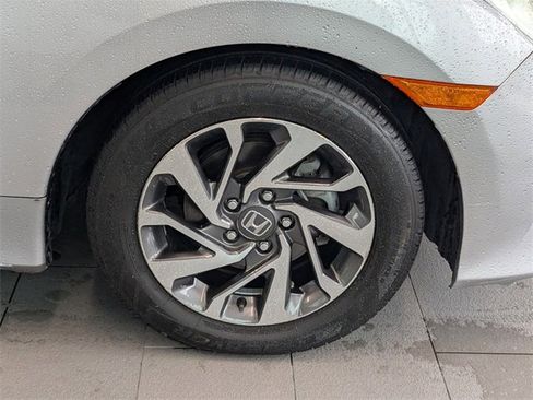 Used 2018 Honda Civic EX image 16