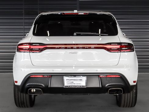 Used 2025 Porsche Macan image 9