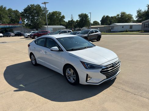Used 2020 Hyundai Elantra SEL w/ Cargo Package (C1) FWD image 3