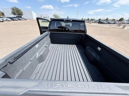 Used 2025 Toyota Tacoma SR5 AWD/4WD image 20