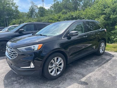 Used 2022 Ford Edge Titanium AWD/4WD image 2