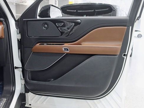 Used 2023 Lincoln Aviator Reserve w/ Equipment Group 201A image 32