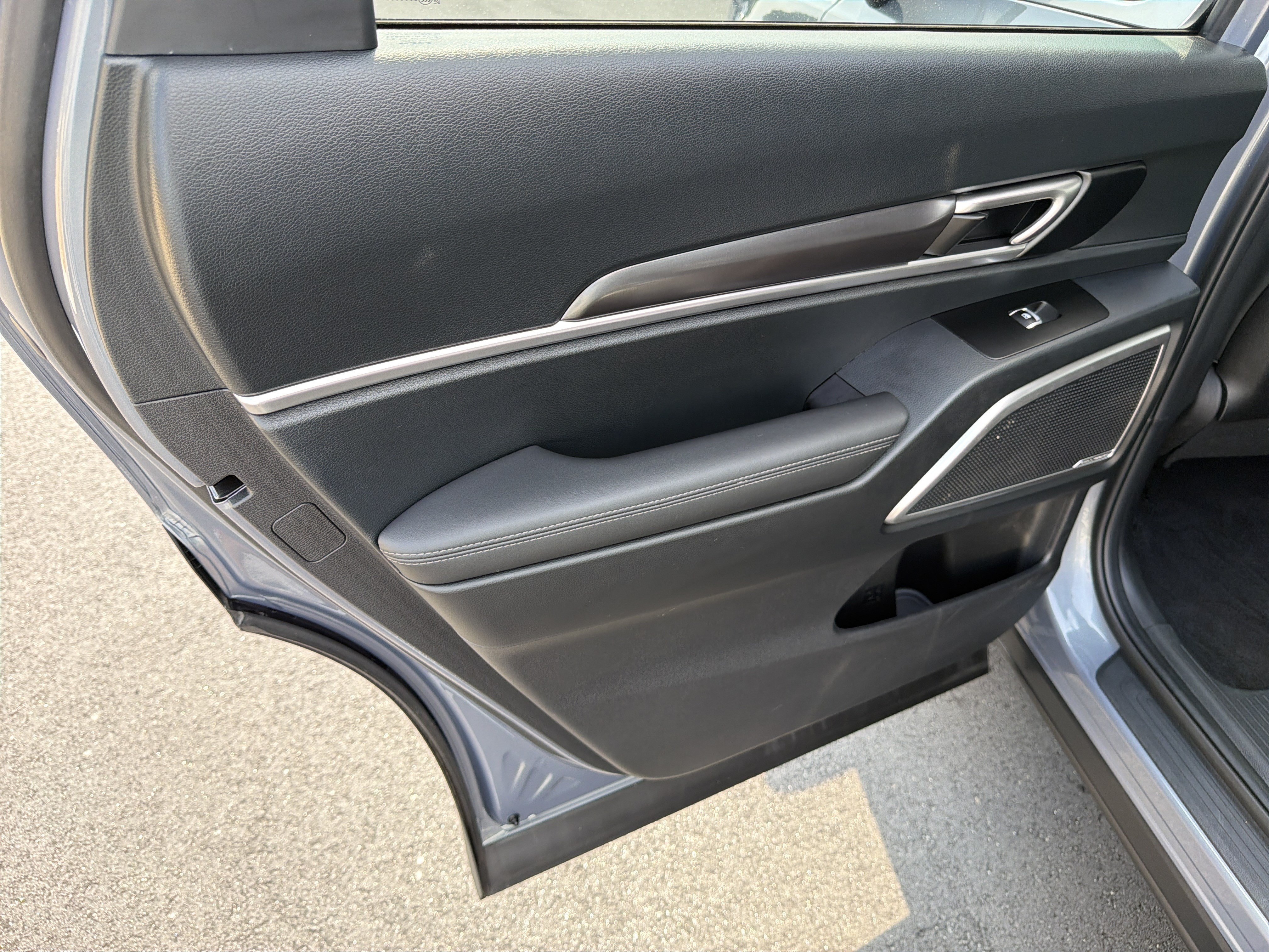 Used 2025 Kia Telluride S FWD image 21