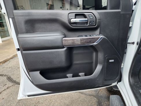 Used 2022 Chevrolet Silverado 2500 LTZ w/ LTZ Convenience Package image 11