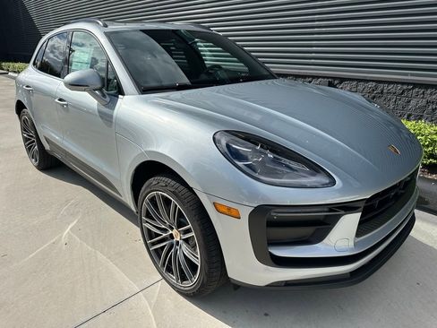 Used 2026 Porsche Macan AWD/4WD image 11