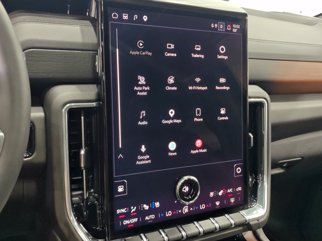 Used 2025 GMC Yukon Denali w/ Sun & Power Step Package AWD/4WD image 42