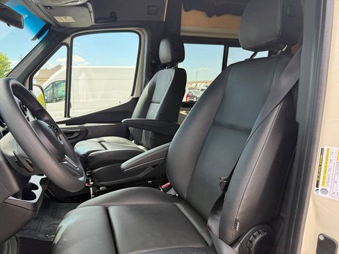 Used 2023 Mercedes-Benz Sprinter 2500 image 16