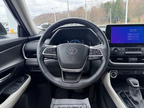 Used 2024 Toyota Grand Highlander XLE image 14