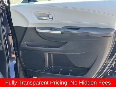 Used 2025 Toyota Sienna XSE AWD/4WD image 22