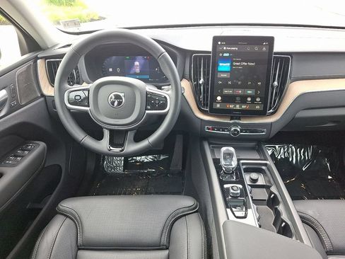 Used 2026 Volvo XC60 B5 Ultra w/ Climate Package AWD/4WD image 12