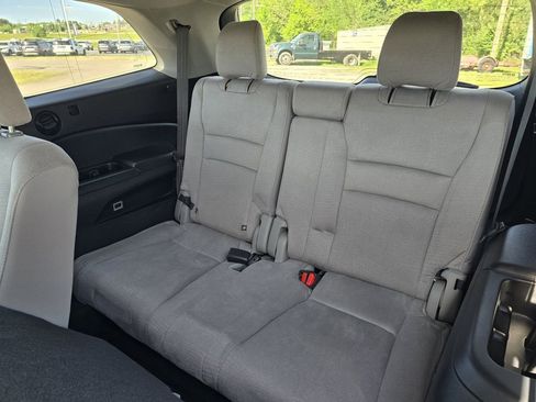 Used 2017 Honda Pilot EX image 11