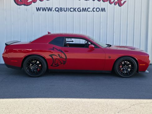 Used 2015 Dodge Challenger SRT Hellcat image 13