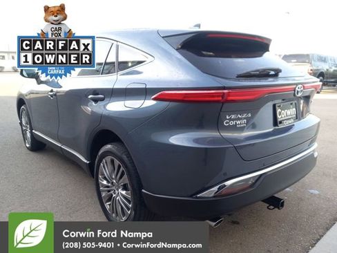 Used 2023 Toyota Venza XLE image 5