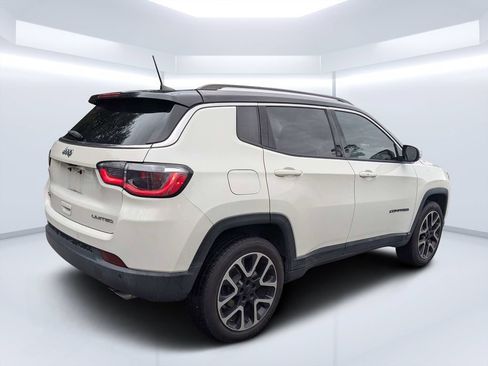 Used 2018 Jeep Compass Limited w/ Navigation Group AWD/4WD image 3
