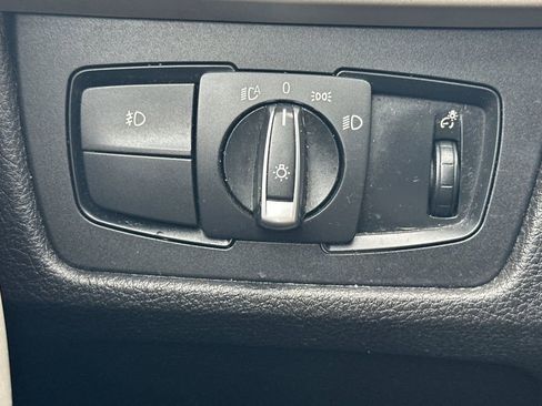 Used 2018 BMW 320i Sedan image 26