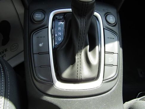 Used 2021 Hyundai Kona Limited image 25