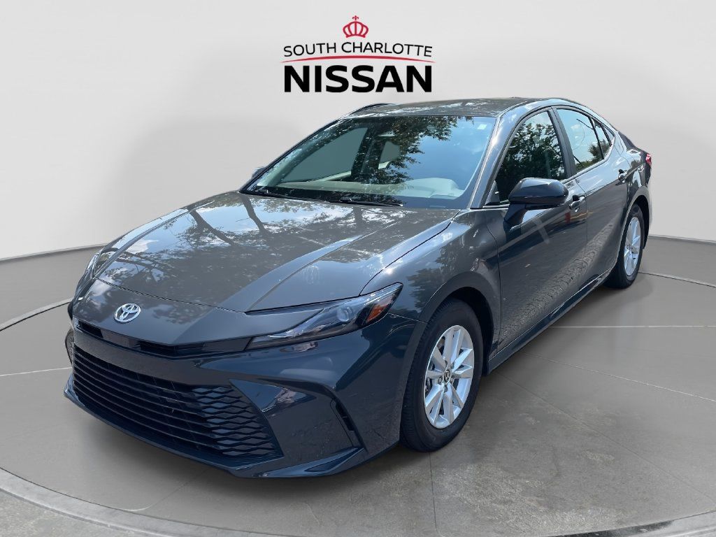 Used 2025 Toyota Camry LE FWD image 3