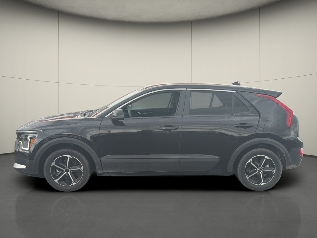 Used 2025 Kia Niro LX FWD image 4